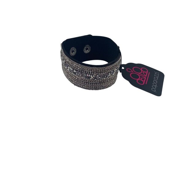 Paparazzi Jewelry Really Rock Band Bracelet Black & White Snap Closure For Women - Picture 2 of 8